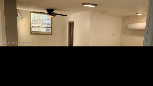 Foto del edificio - 2272 SW 8th St