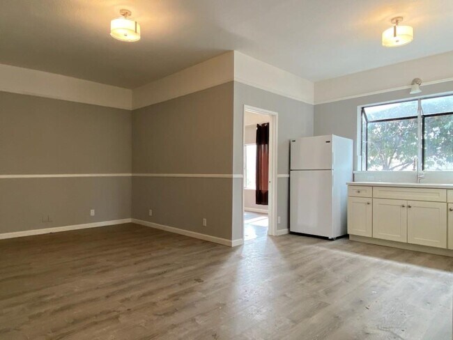 Building Photo - 776 S 2nd St