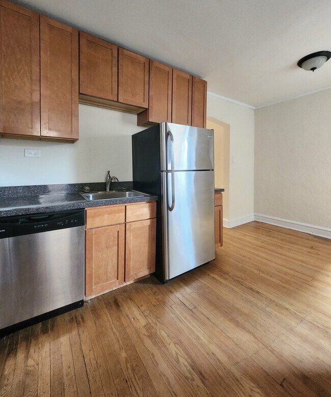 Foto del edificio - 5427 W Montrose Ave