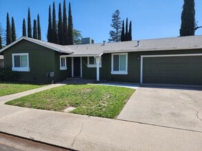 Building Photo - 1712 Applegate Dr