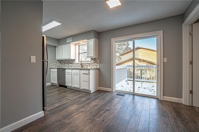 Foto del edificio - 1312 Royal Dr