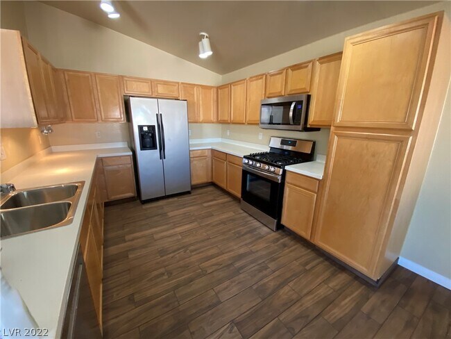Building Photo - 3846 Waynesvill St