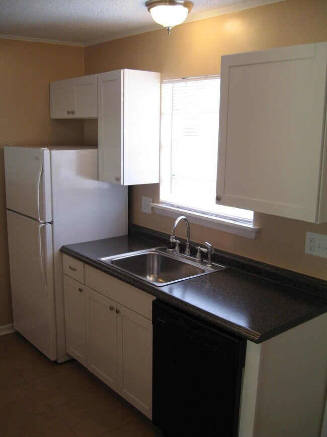 Foto del edificio - 545 Hickory Ave