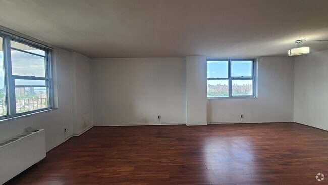 Building Photo - 6040 Boulevard E