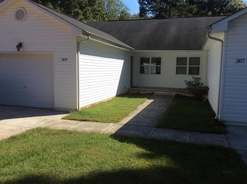 309 W McNeely Ave, Mooresville, NC 28115 Condo for Rent in