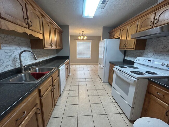 Foto del edificio - 70 Morning Dr