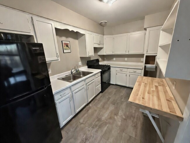 Foto del edificio - 921 College Ave