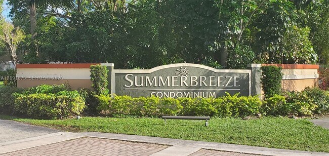Building Photo - 9999 Summerbreeze Dr