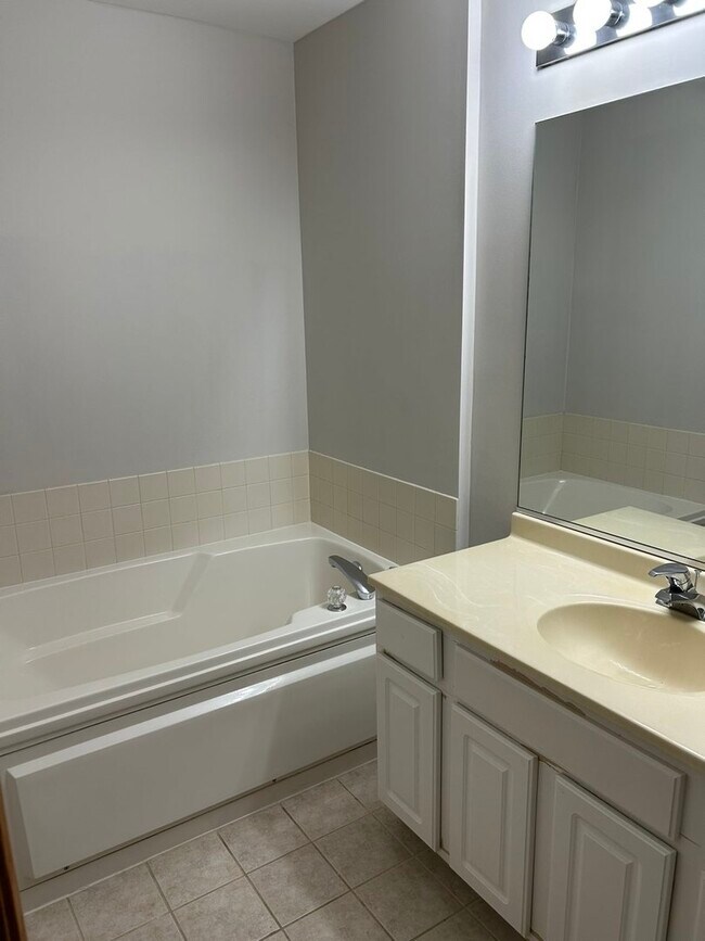 Building Photo - 761 Dillon Ct