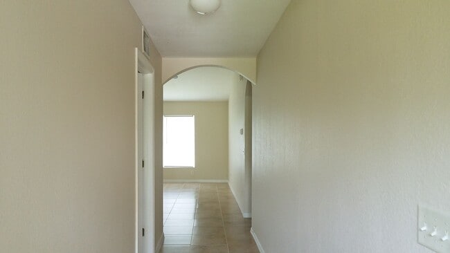 Building Photo - !!! AVAILABLE NOW !!!   !!!PRICE REDUCED!!...