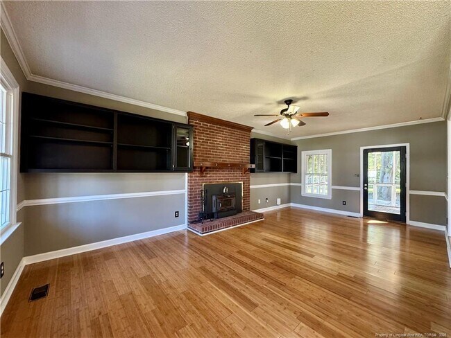 Foto del edificio - 6257 Lake Trail Dr