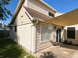 Building Photo - 1819 Hanbury Ct