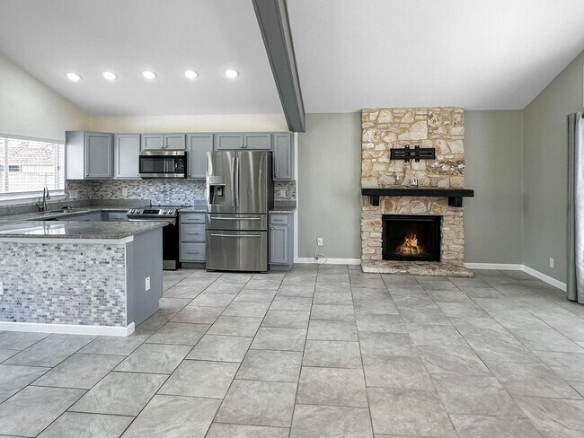 Building Photo - Charming 4-Bedroom with Modern Upgrades in Prime Location
