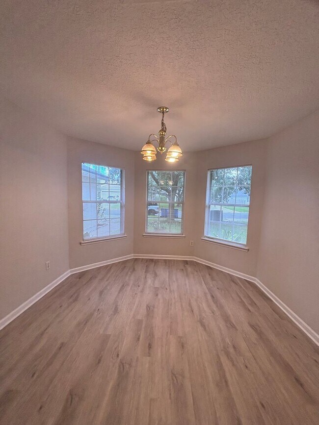 Building Photo - Charming 3-Bedroom, 2-Bath Home in the Sou...