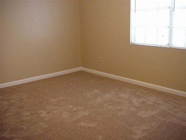 Building Photo - 190 Meadowbrook Ct