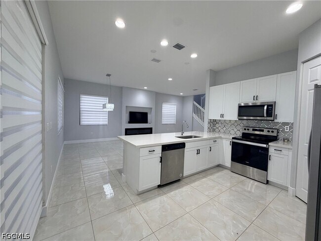 Building Photo - 9045 Madrid Cir