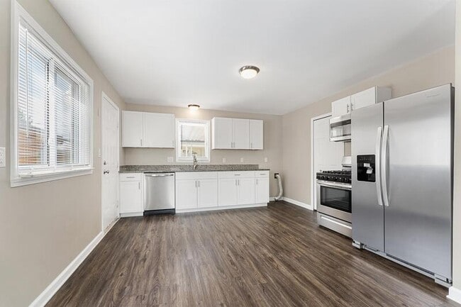 Foto del edificio - 7840 Dudley St