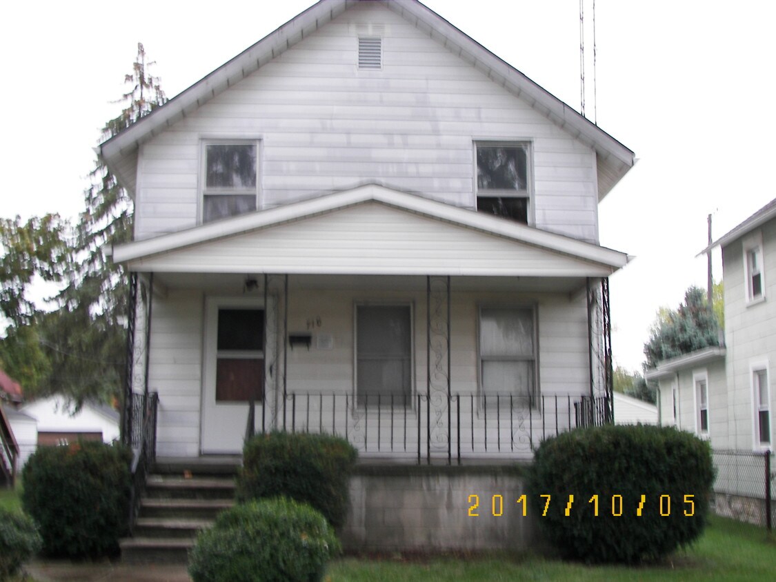 Primary Photo - 710 E 1st St