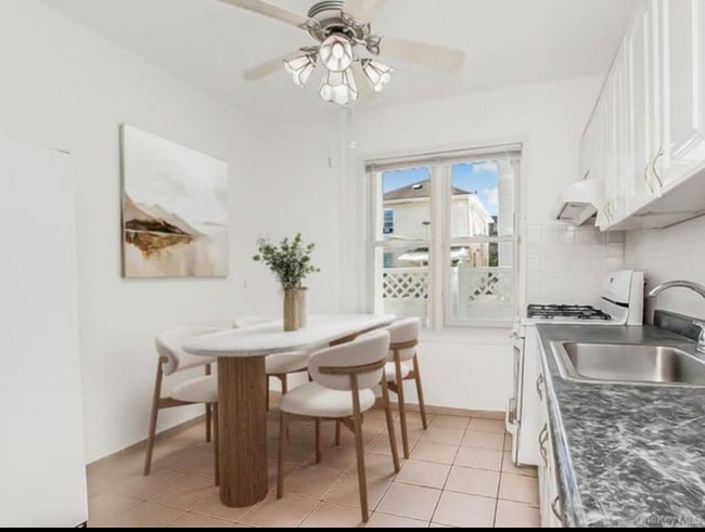 Foto del edificio - 4312 Carpenter Ave