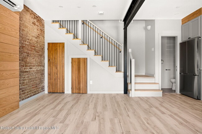 Foto del edificio - 176 Hudson St