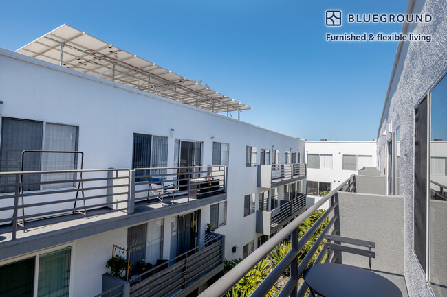 Foto del edificio - 4920 Van Nuys Blvd