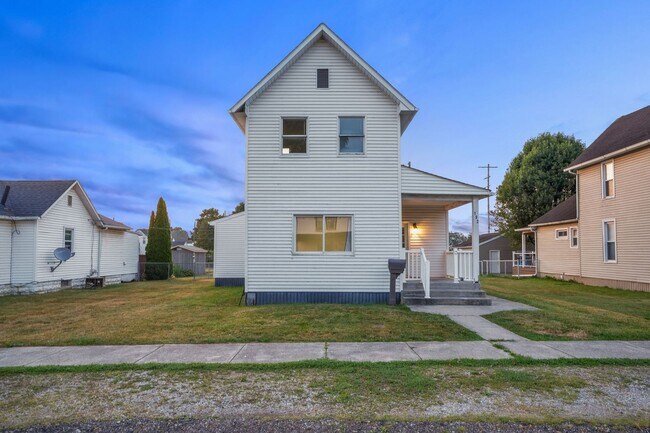 Foto del edificio - Beautiful Home with Large Two-Car Garage -...
