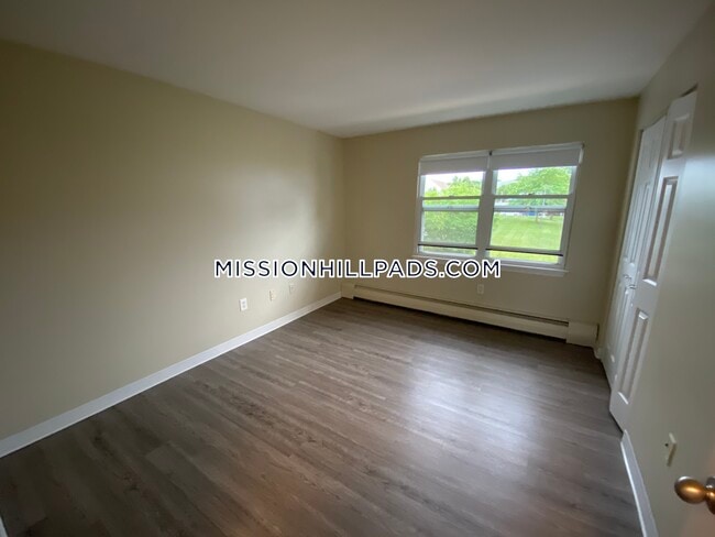 Building Photo - 40 McGreevey Way