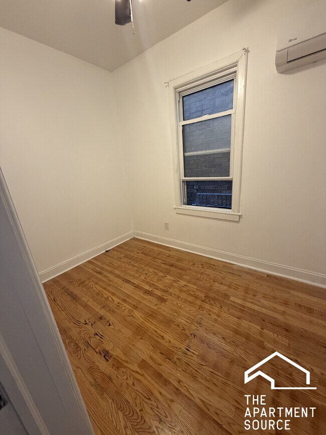 Foto del edificio - 2638 W Belden Ave