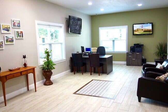 Foto del edificio - 1212 Glen Garden Dr