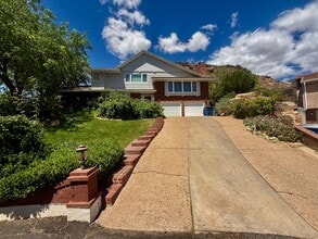 Building Photo - 1415 Hopi Cir