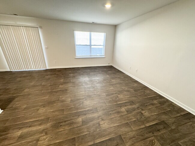 Foto del edificio - Charming 3-bedroom townhome ready to welcome a new family!