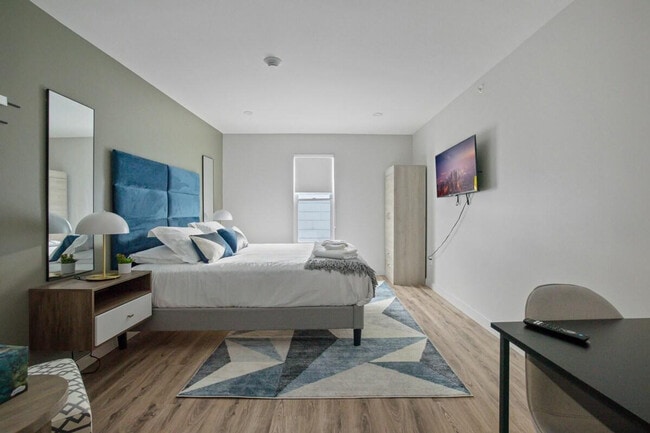 Building Photo - 73 Cottage St