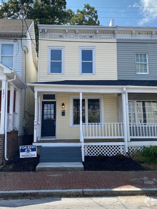 Building Photo - 703 Catherine St