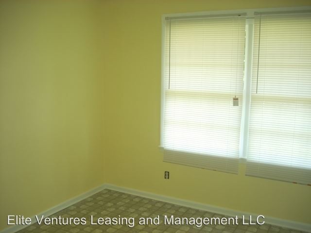 Building Photo - 2327 Burnside Dr