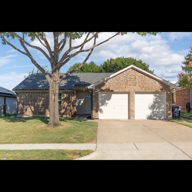 Primary Photo - 1203 Trenton Ln