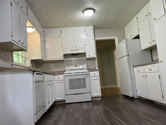 Foto del edificio - 4998 Rock Springs Rd