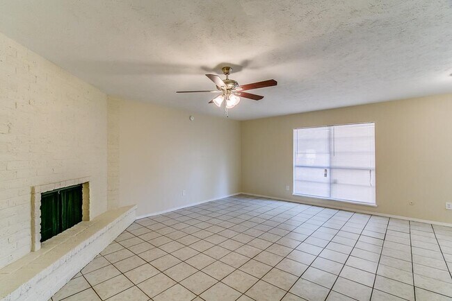 Foto del edificio - 14507 Flair Dr