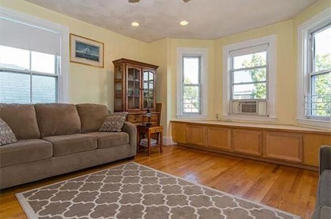 Big, sunny, and airy living room - 8 Rice St