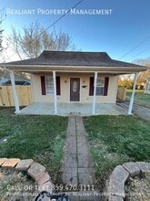 Building Photo - 400 Broadway St