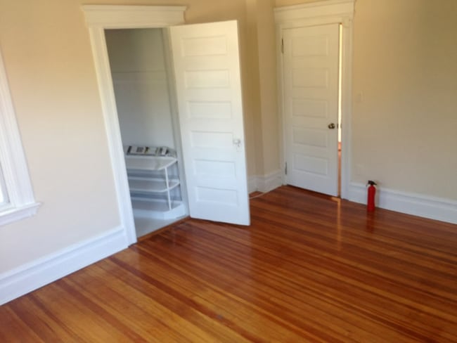 Building Photo - 118 Sherman Pl