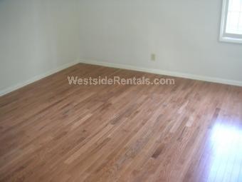Primary Photo - 1645 Courtney Ave
