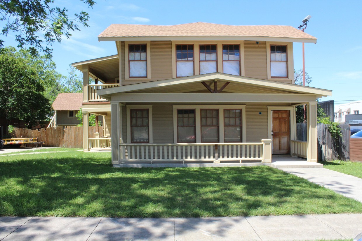 Building Photo - 1316 S Adams St
