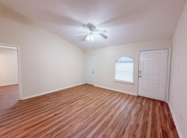 Foto del edificio - 5328 Tallowpine Terrace