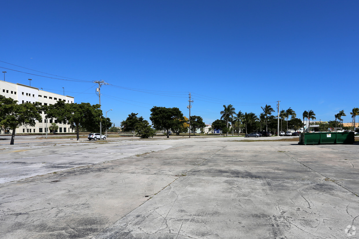 Foto del edificio - One West Palm- Multi-Family