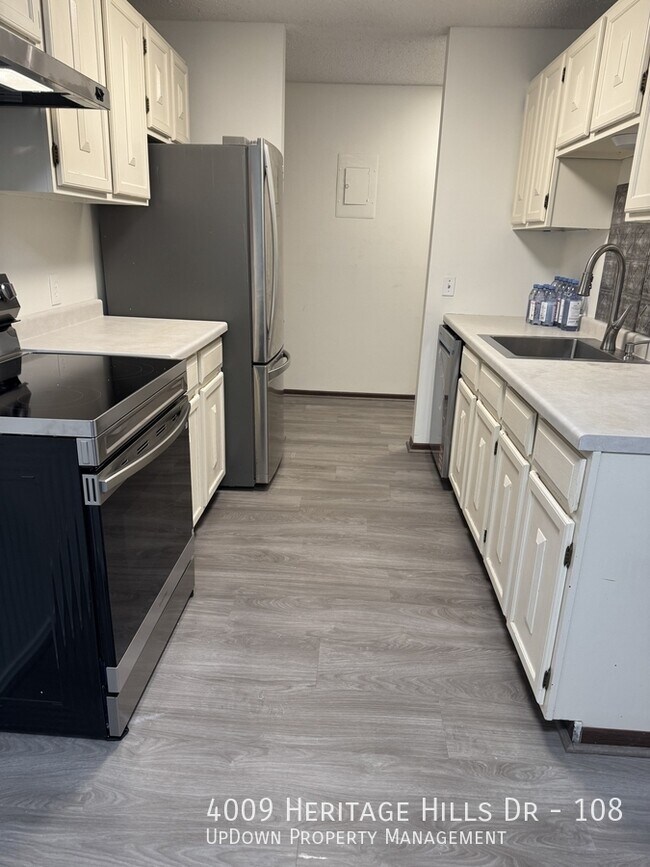 Foto del edificio - 4009 Heritage Hills Dr