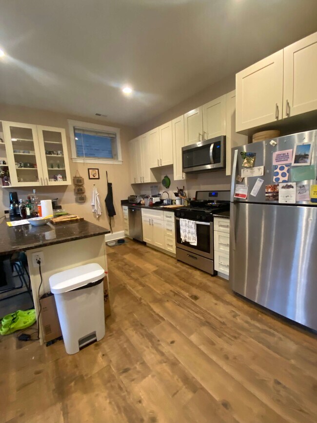 Foto del edificio - 3607 W Belmont Ave