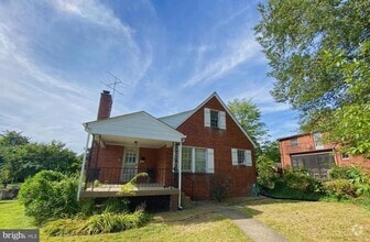 Building Photo - 1538 N Danville St