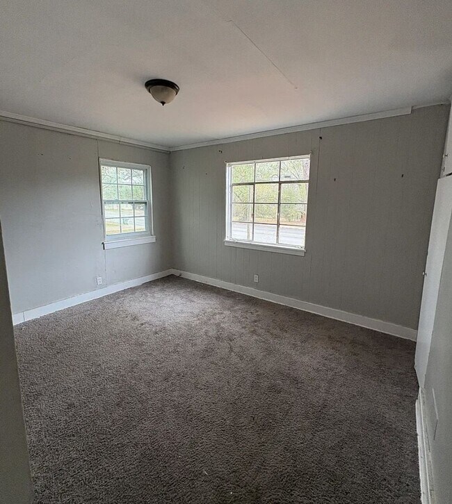 Foto del edificio - Charming Renovated 6-Bedroom Single-Family Home in Montgomery, AL