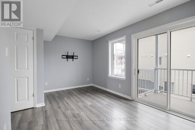 Building Photo - 700 Reardon Private