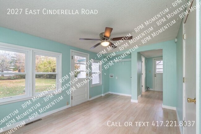 Building Photo - 2027 E Cinderella St